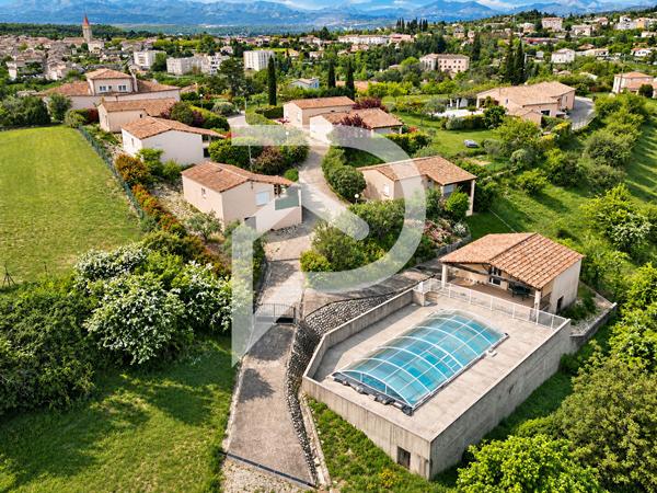 Bastide 18 pièces 345 m2