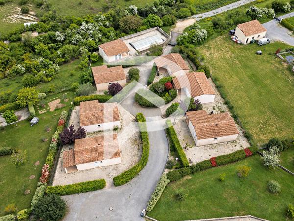 Bastide 18 pièces 345 m2