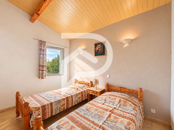 Bastide 18 pièces 345 m2