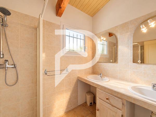 Bastide 18 pièces 345 m2