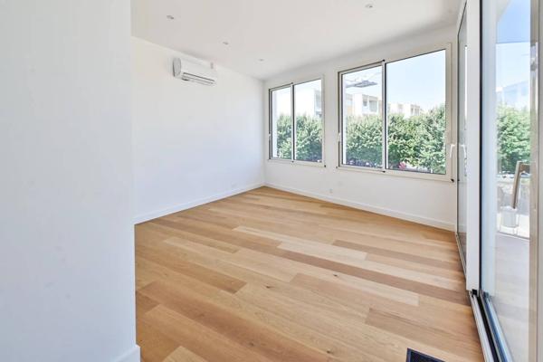 28 avenue de la République, Saint-Palais-sur-Mer – Appartement rénové, vue dégagée sur la place, plage à pied