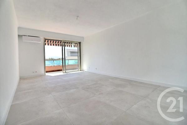 Appartement T3 à vendre  3 pièces - 70,58 m 2   ST RAPHAEL  - 83