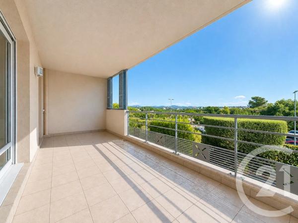 Appartement T3 à vendre  3 pièces - 70,58 m 2   ST RAPHAEL  - 83