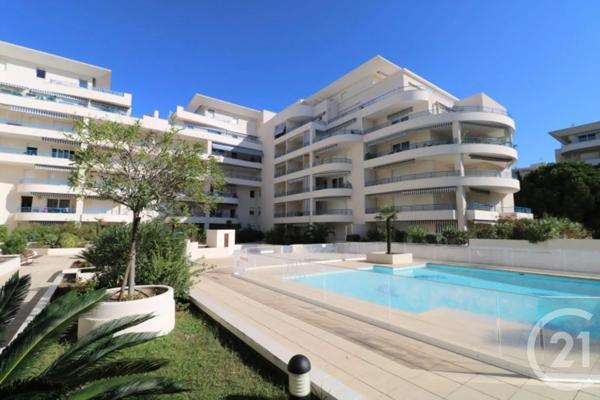 Appartement T3 à vendre  3 pièces - 70,58 m 2   ST RAPHAEL  - 83