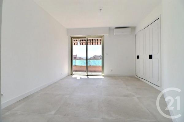 Appartement T3 à vendre  3 pièces - 70,58 m 2   ST RAPHAEL  - 83