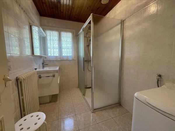 Agréable maison sur son terrain arboré