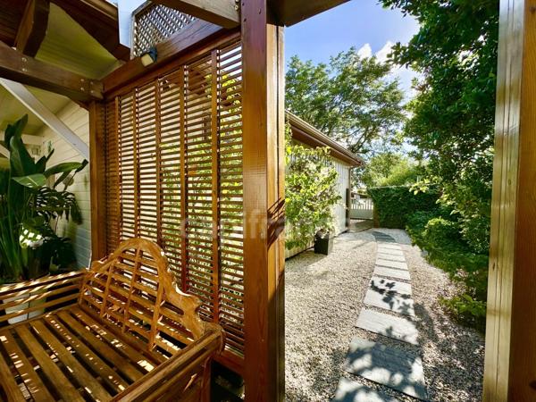AUDENGE (33)-maison 210m² dont 71m² de dépendance -Plain pied-calme-proche collège-panneaux solaires-