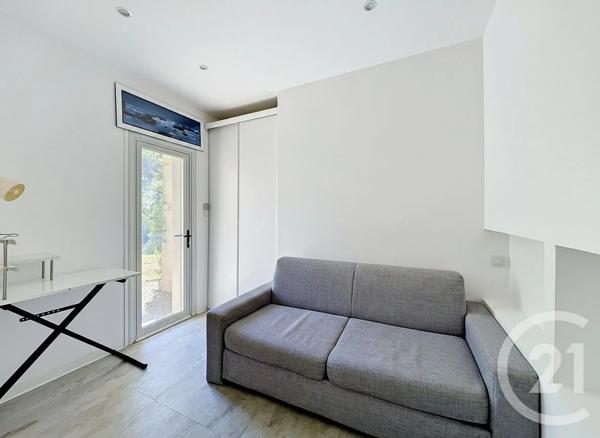 Maison à vendre  6 pièces - 174 m 2   MOUGINS  - 06