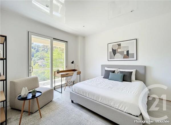 Maison à vendre  6 pièces - 174 m 2   MOUGINS  - 06