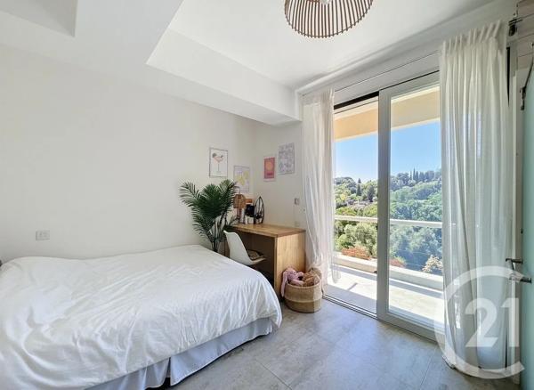 Maison à vendre  6 pièces - 174 m 2   MOUGINS  - 06