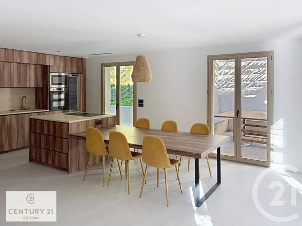 Maison à vendre  6 pièces - 174 m 2   MOUGINS  - 06