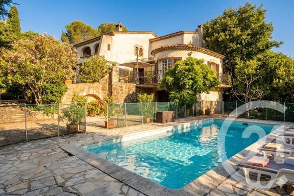 Maison à vendre  6 pièces - 174 m 2   MOUGINS  - 06