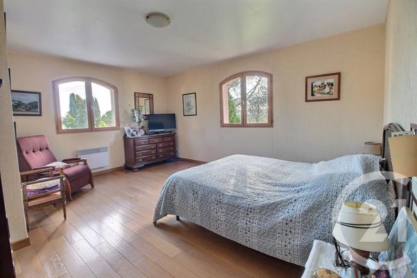 Maison à vendre  8 pièces - 253 m 2   MOUANS SARTOUX  - 06
