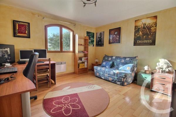 Maison à vendre  8 pièces - 253 m 2   MOUANS SARTOUX  - 06