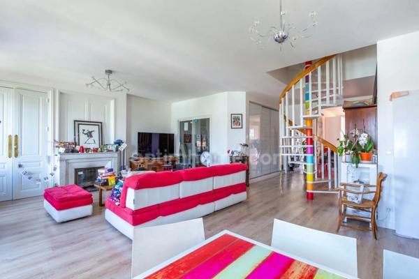 Lyon 7ᵉ – Duplex haussmannien avec vue panoramique