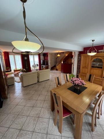 Maison 6 Pièces 136 m2 , 150 m2 utile 4 Chambres Emplacement Prémium.