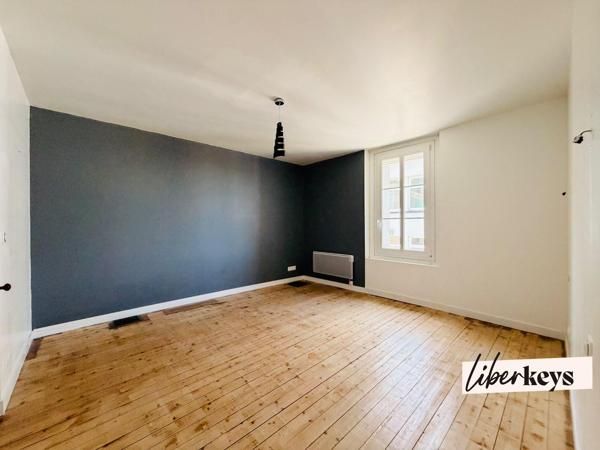 LA CHÂTAIGNERAIE – MAISON DE VILLE 269 M² AVEC STUDIO INDÉPENDANT : RÉSIDENCE FAMILIALE OU INVESTISSEMENT LOCATIF À FORT POTENTIEL