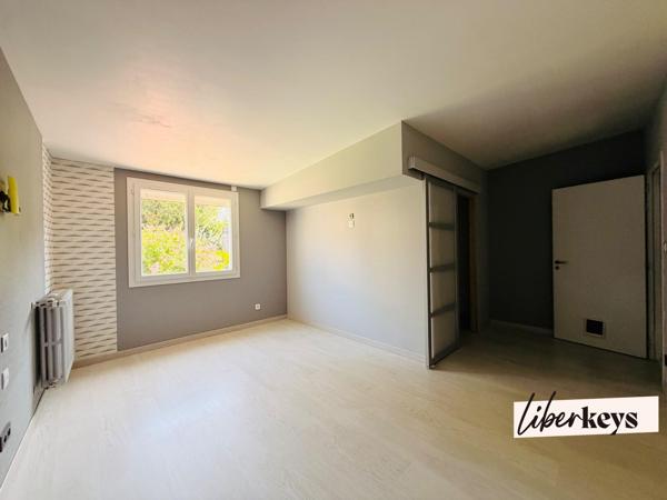 LA CHÂTAIGNERAIE – MAISON DE VILLE 269 M² AVEC STUDIO INDÉPENDANT : RÉSIDENCE FAMILIALE OU INVESTISSEMENT LOCATIF À FORT POTENTIEL