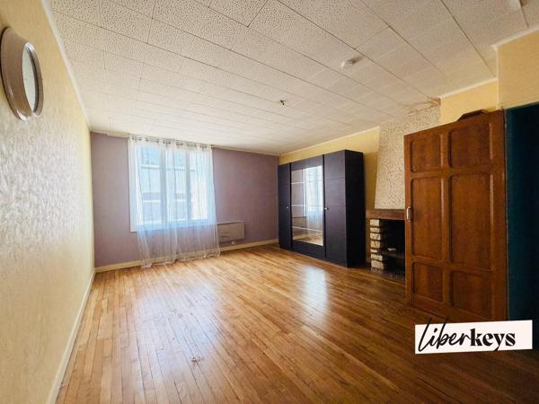 LA CHÂTAIGNERAIE – MAISON DE VILLE 269 M² AVEC STUDIO INDÉPENDANT : RÉSIDENCE FAMILIALE OU INVESTISSEMENT LOCATIF À FORT POTENTIEL