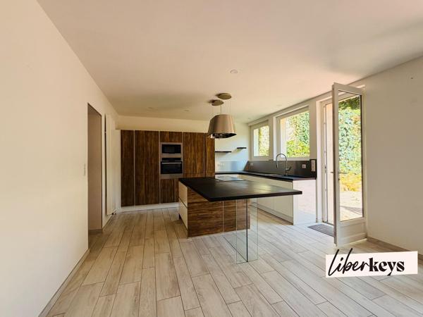 LA CHÂTAIGNERAIE – MAISON DE VILLE 269 M² AVEC STUDIO INDÉPENDANT : RÉSIDENCE FAMILIALE OU INVESTISSEMENT LOCATIF À FORT POTENTIEL