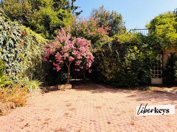 LA CHÂTAIGNERAIE – MAISON DE VILLE 269 M² AVEC STUDIO INDÉPENDANT : RÉSIDENCE FAMILIALE OU INVESTISSEMENT LOCATIF À FORT POTENTIEL
