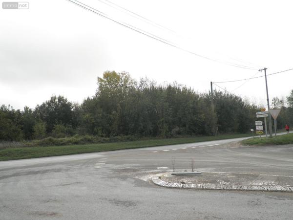 Terrain à usage professionnel à vendre à Fismes dans la Marne (51170), ref : 51083/VENT/719