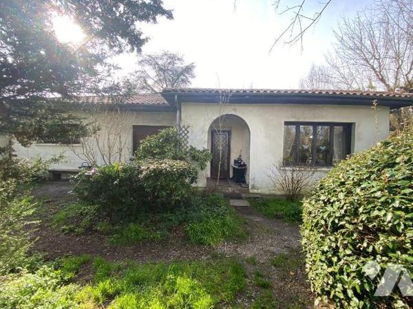 A VENDRE, Gironde, proche Bordeaux, LE PIAN MEDOC, sur un terrain de 1871 m² non divisible, Mai...