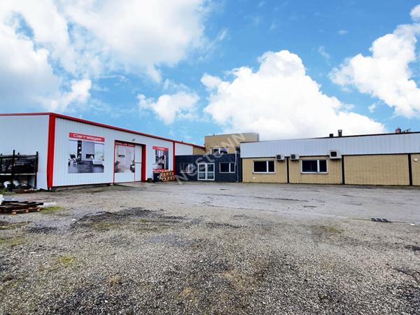 Cellule commerciale + dépôt :1920 m² .Proche Zone Leclerc Betting