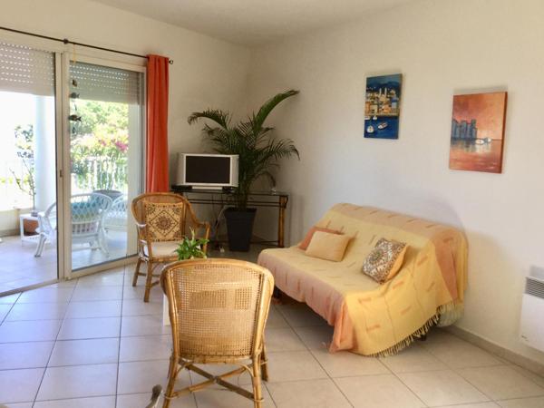 Santa-Maria-Poggio (20221) Appartement T2 Vue Mer - Pied dans l'eau