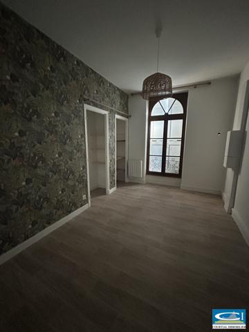 Appartement à louer, 4 pièces - Tournon-sur-Rhône 07300