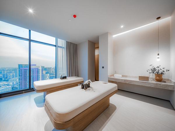 Knightsbridge Space Rama 4 Condominiums loft design à 180 m du MRT Khlong Toei