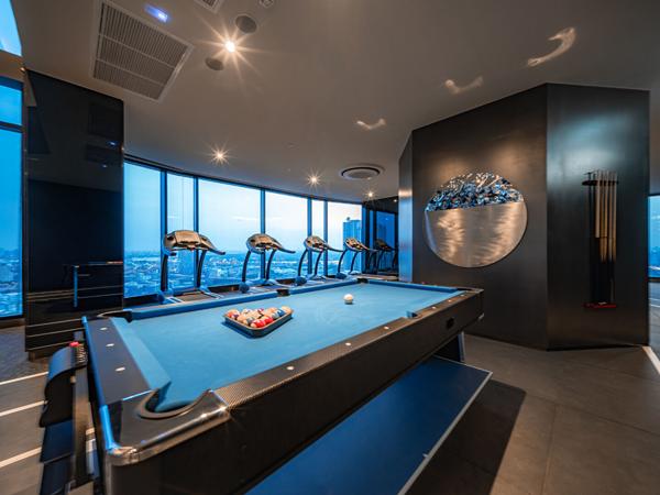 Knightsbridge Space Rama 4 Condominiums loft design à 180 m du MRT Khlong Toei