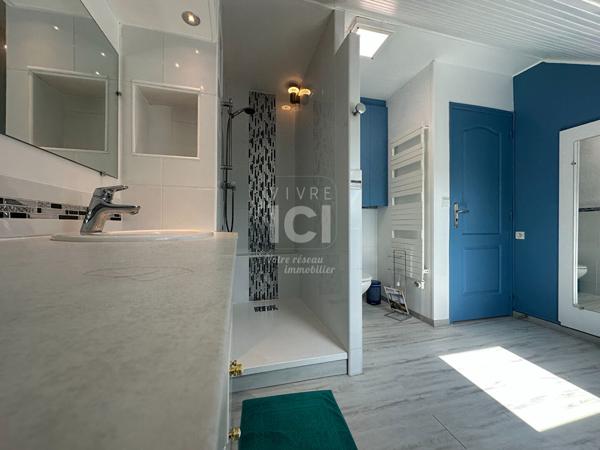 Maison familiale au coeur d'un parc arboré, piscine et prestations complètes