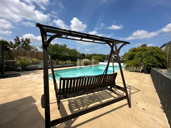 Maison familiale au coeur d'un parc arboré, piscine et prestations complètes