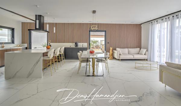 Maison contemporaine 138 m2 - GENAY (69) 4 Chambres - Piscine