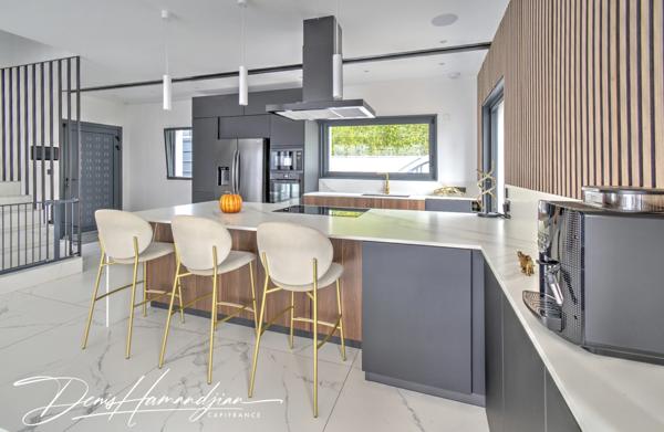 Maison contemporaine 138 m2 - GENAY (69) 4 Chambres - Piscine