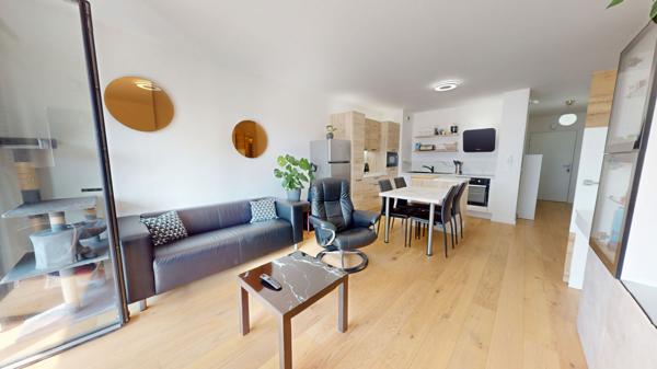 APPARTEMENT PRESQUE'ILE DE CAEN AVEC TERRASSE ET PARKING