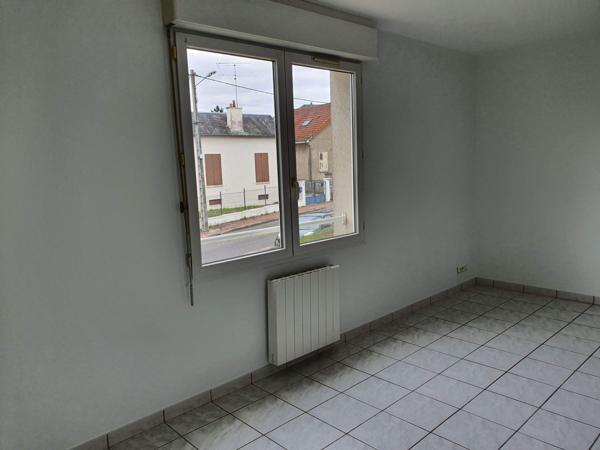 Location Appartement25 m² - 1 Pièce - VILLEMANDEUR (45700)