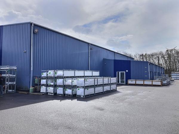 Local d'activité - stockage - logistique 3200m² sur 5 800m². Zone Europort Saint -Avold