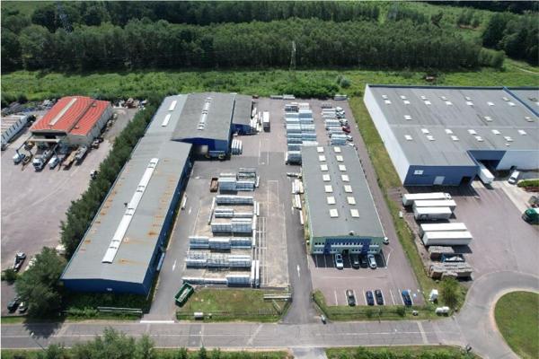 Local d'activité - stockage - logistique 3200m² sur 5 800m². Zone Europort Saint -Avold