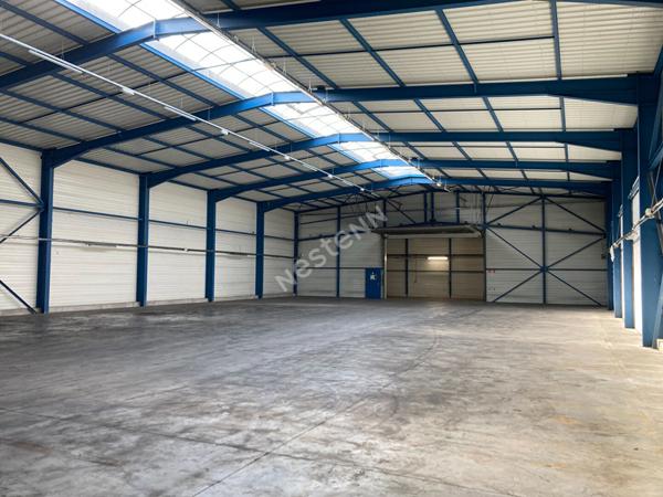 Local d'activité - stockage - logistique 3200m² sur 5 800m². Zone Europort Saint -Avold