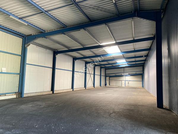 Local d'activité - stockage - logistique 3200m² sur 5 800m². Zone Europort Saint -Avold