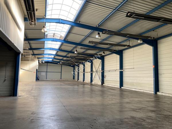 Local d'activité - stockage - logistique 3200m² sur 5 800m². Zone Europort Saint -Avold