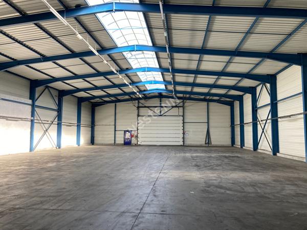 Local d'activité - stockage - logistique 3200m² sur 5 800m². Zone Europort Saint -Avold