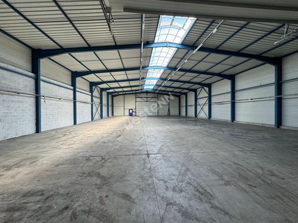 Local d'activité - stockage - logistique 3200m² sur 5 800m². Zone Europort Saint -Avold