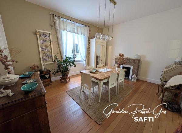 Maison bourgeoise rénovée avec dépendance et piscine, à deux pas du centre de Romans.