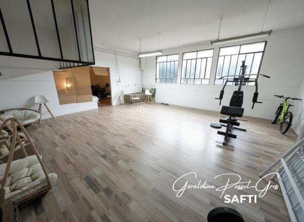 Maison bourgeoise rénovée avec dépendance et piscine, à deux pas du centre de Romans.