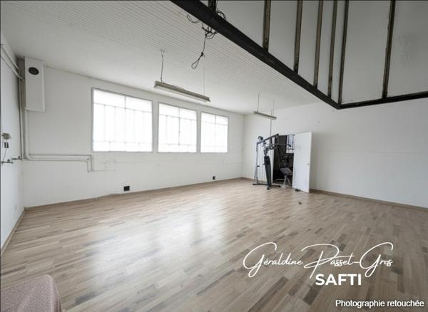 Maison bourgeoise rénovée avec dépendance et piscine, à deux pas du centre de Romans.