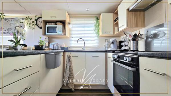 Rocbaron : Mobil home T4 de 57 m² sur un terrain de 290 m² avec terrasse de 100 m², spa, cave de 30 m²...
