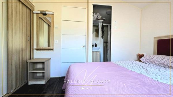 Rocbaron : Mobil home T4 de 57 m² sur un terrain de 290 m² avec terrasse de 100 m², spa, cave de 30 m²...